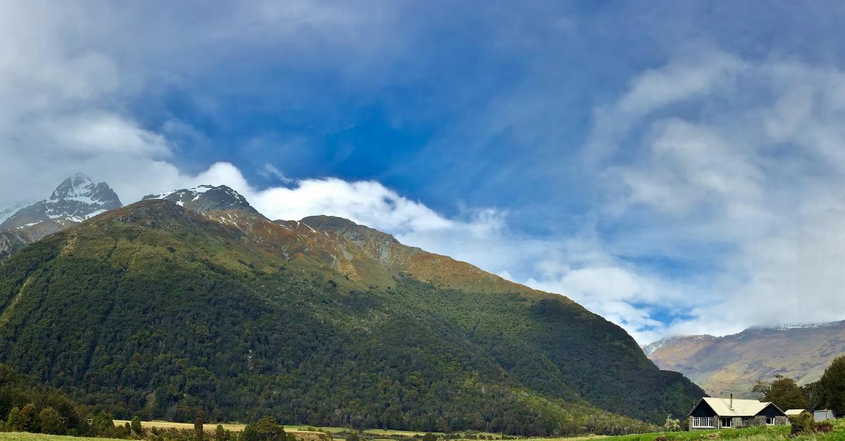Aspiring Hut Explore Wanaka Official site