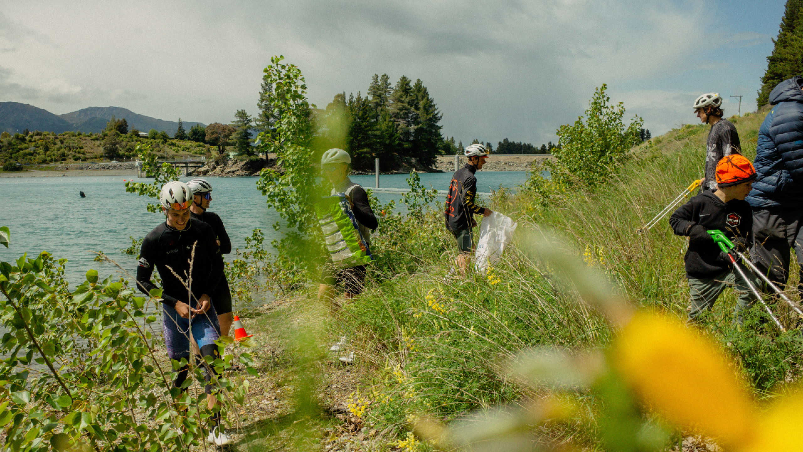  Volunteer: WAI Wānaka Beach Clean-up: Hāwea thumbnail